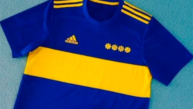 La nueva camiseta de Boca para el semestre: Modelo azul y oro y sin sponsor.