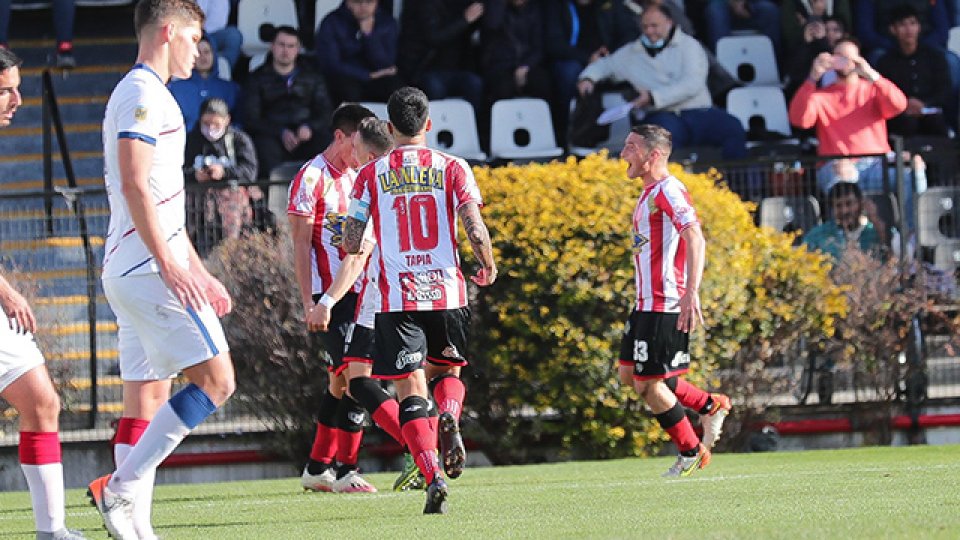 Barracas Central consiguió su primera victoria en el torneo ante San Lorenzo.