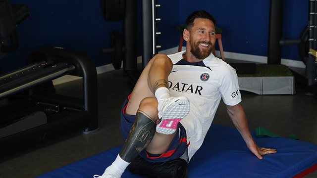 Messi regresó antes de tiempo a PSG y espera al nuevo DT tras la salida de Pochettino