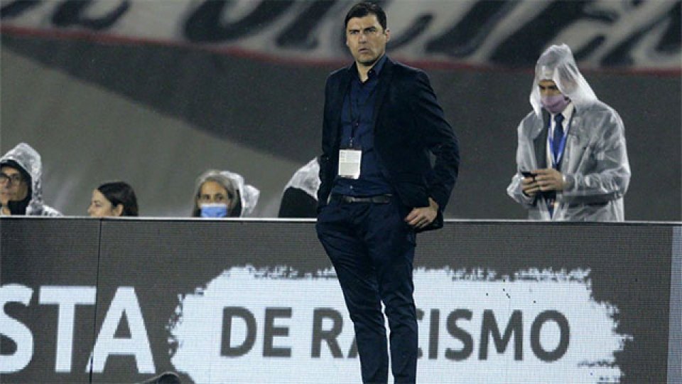 Medina dejó de ser el técnico de Vélez después de la caída con Boca.
