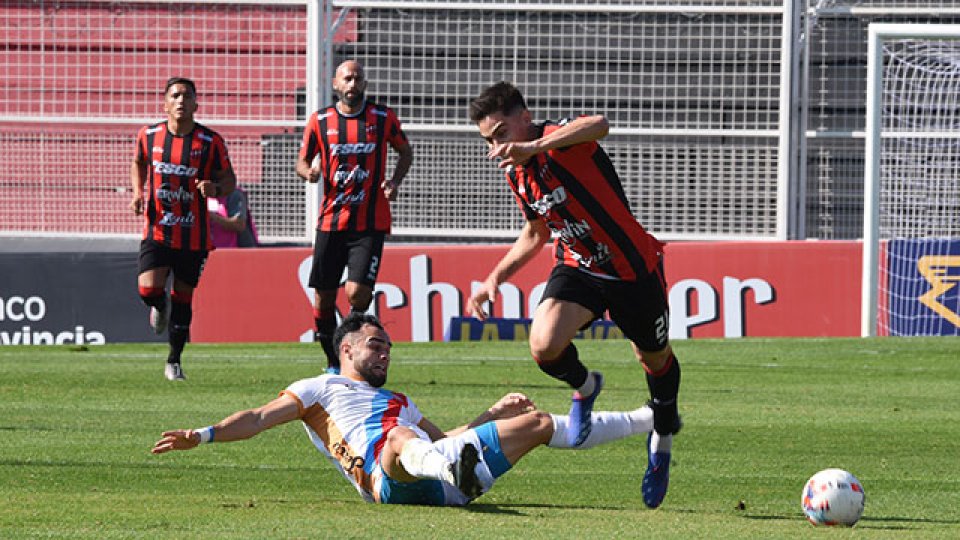 Arsenal le ganó a Patronato un duelo clave por el descenso.