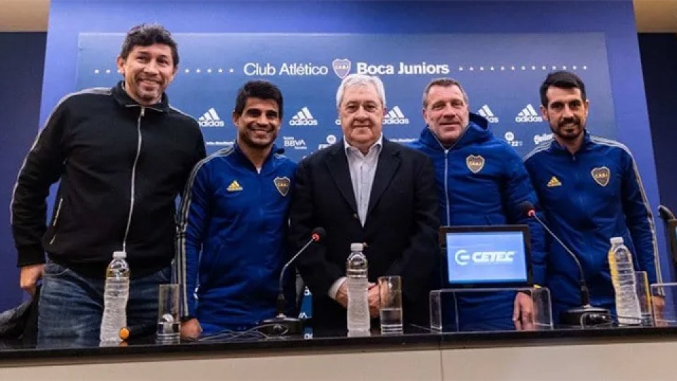 Boca confirmó a Hugo Ibarra como director técnico hasta diciembre.
