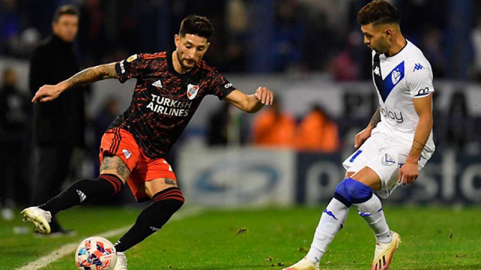 River se quedó sobre el final y Vélez rescató un agónico empate.