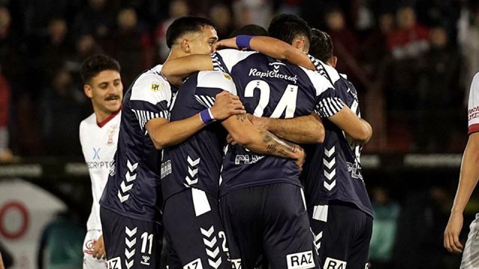 Gimnasia ganó y es nuevo escolta de la Liga Profesional 2022.