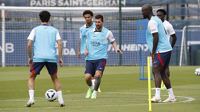 PSG, con Messi y sin Mbappé, inicia la defensa del título en la Ligue 1.