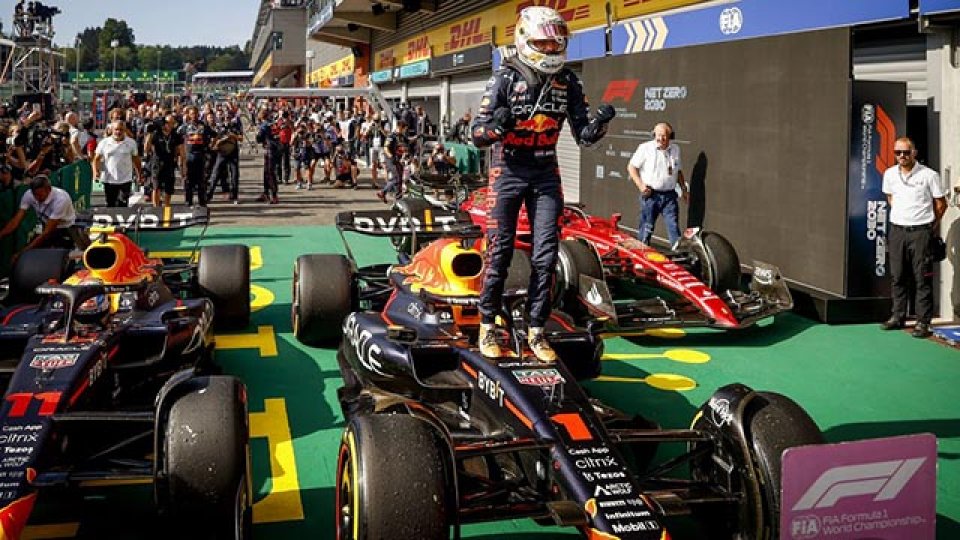 Verstappen ganó el GP de Bélgica con una gran remontada.