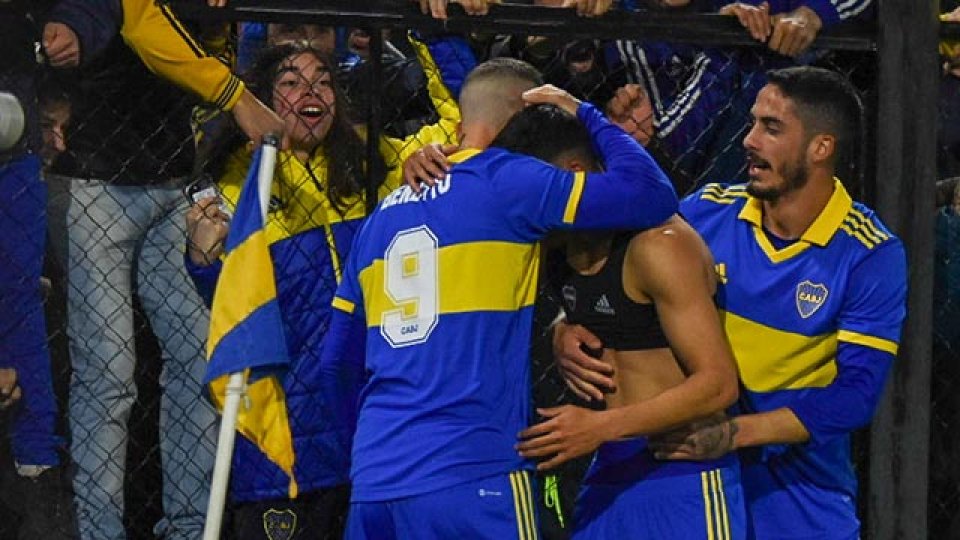 Boca venció sobre el final a Atlético Tucumán y se ilusiona.