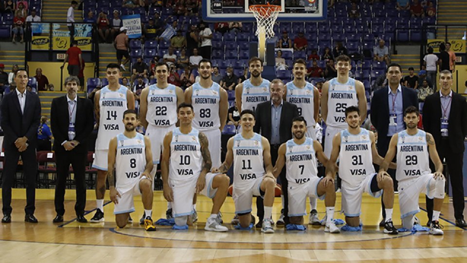 Argentina busca la recuperación ante Bahamas por la eliminatoria de básquet.