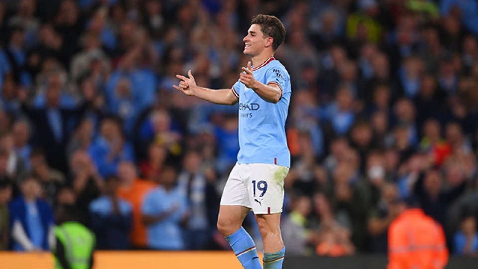 Julián Álvarez celebró por duplicado en la victoria de los Cityzens