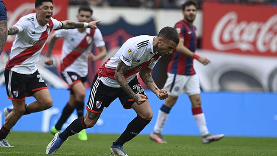 River lo aguantó con diez y le ganó a San Lorenzo.