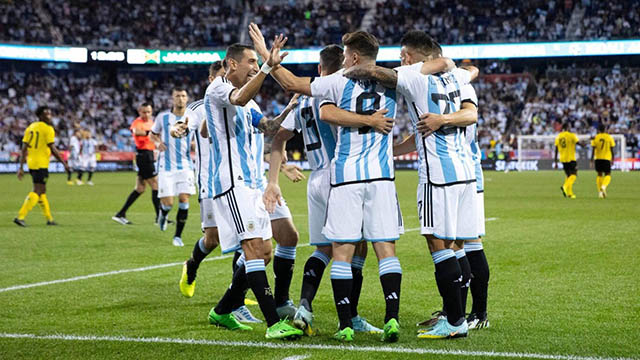 La Selección argentina venció a Jamaica y estiró su invicto a 35 partidos.
