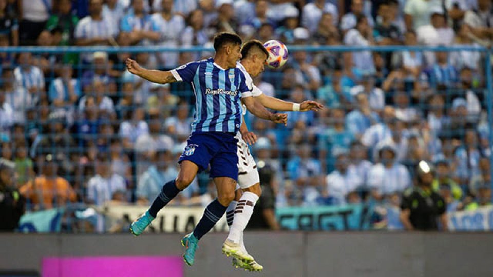 Atlético Tucumán venció a Platense y es puntero de la Liga Profesional.