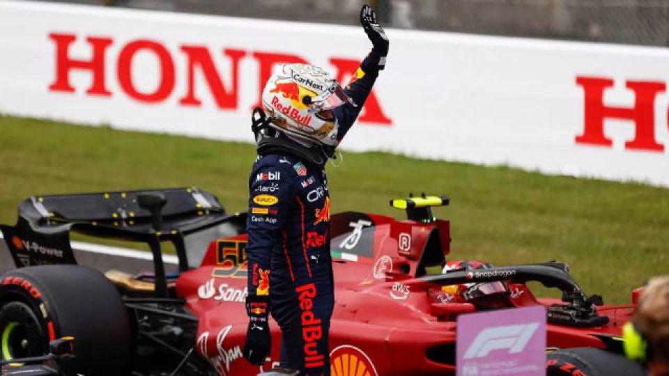 Verstappen, más cerca del título en la F1 tras alcanzar la pole en Japón.