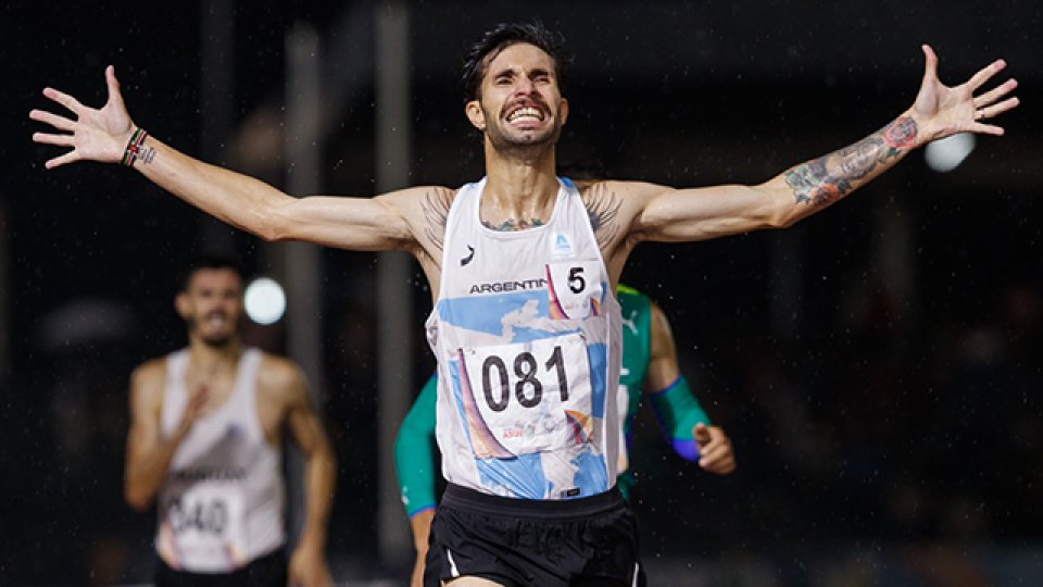 Federico Bruno volvió a consagrarse en los 1500m. de atletismo.