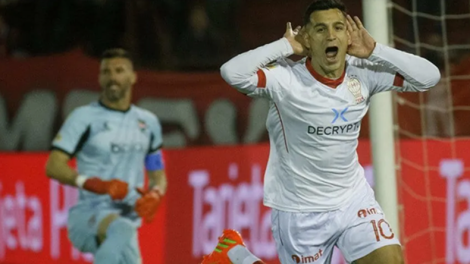 Huracán venció al Pincha y aún sueña con el campeonato.