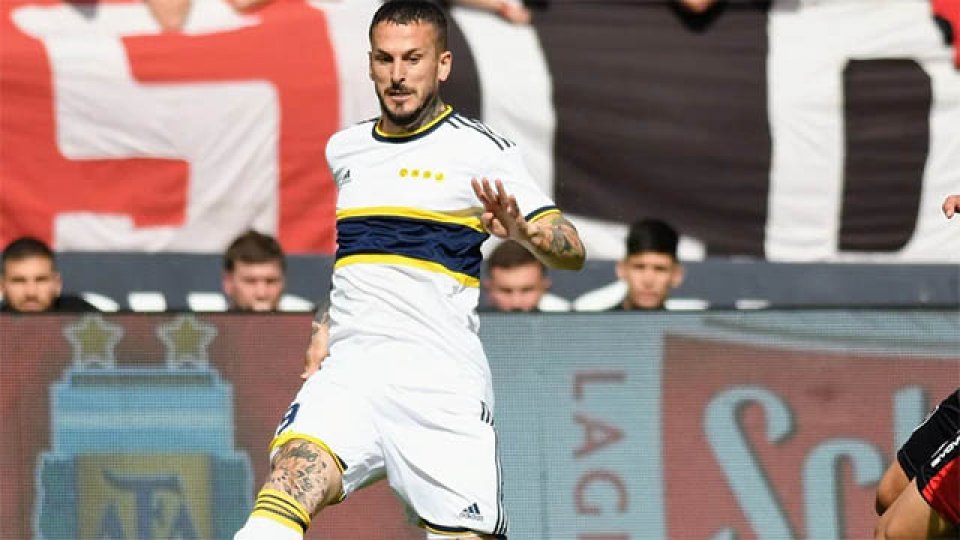 La Lepra le ganó a Boca con diez jugadores y le puso picante a la Liga.