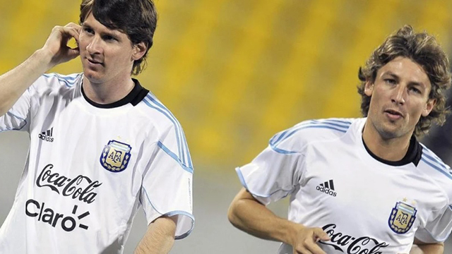 Heinze y Messi compartieron plantel en el Mundial de Sudáfrica 2010.