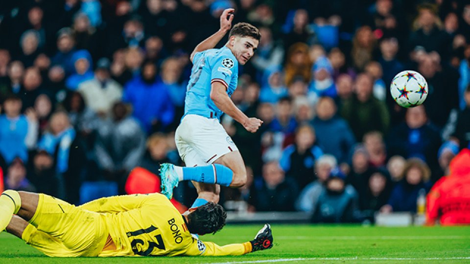 Álvarez redondeó una gran actuación para los Sky Blues.