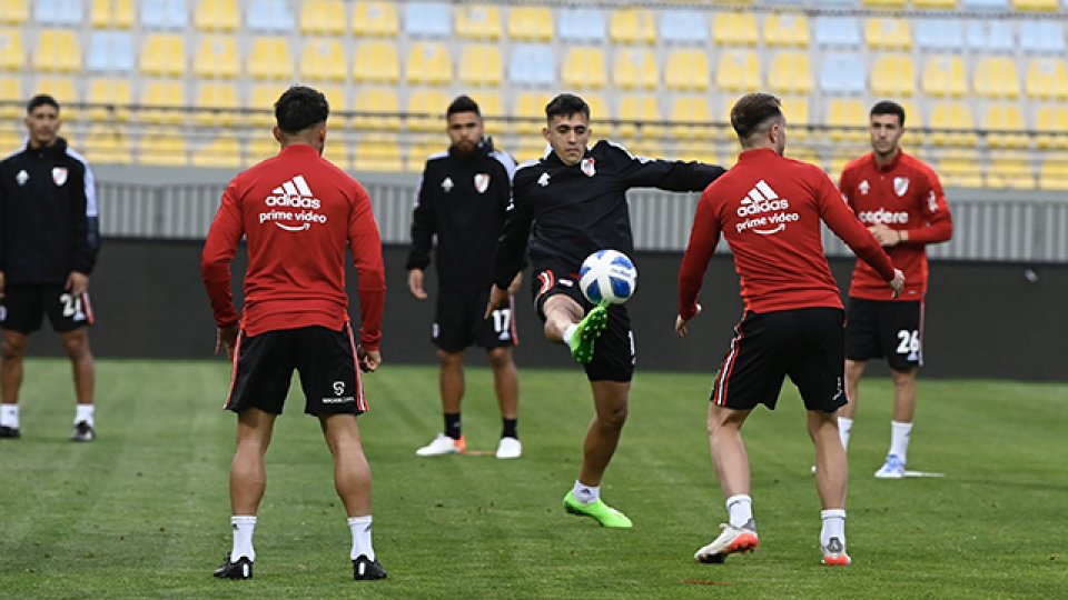 River juega ante Colo-Colo en Chile en inicio del Triangular Internacional.