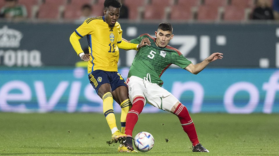 México cerró la jornada de amistosos con una derrota ante Suecia.