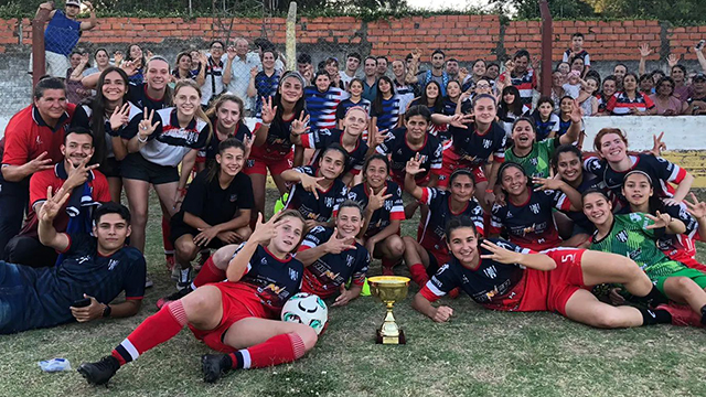 San Benito volvió a festejar la Liga Paranaense Femenina.