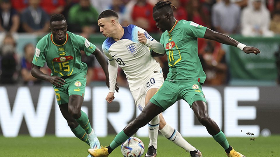 Inglaterra goleó 3-0 a Senegal y jugará ante Francia los cuartos de final.