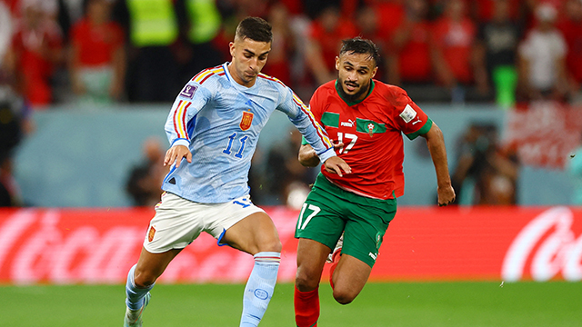 Con arbitraje argentino, España y Marruecos juegan por los octavos: igualan 0-0