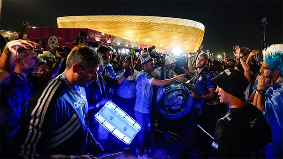 Los hinchas argentinos hicieron una gran previa en el estadio Lusail.
