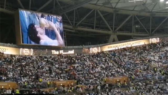 Homenaje a Maradona y a los campeones del Mundo en la previa de la final.