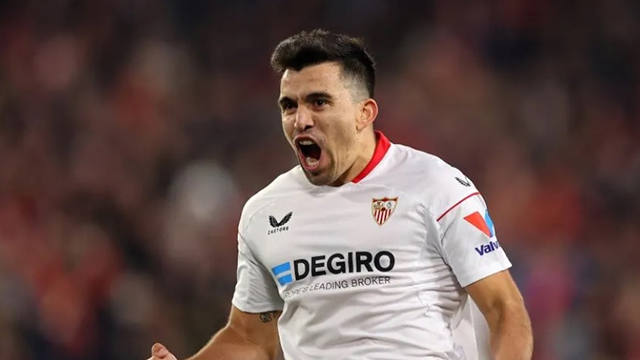 Acuña marcó y asistió en la goleada del Sevilla ante Elche.