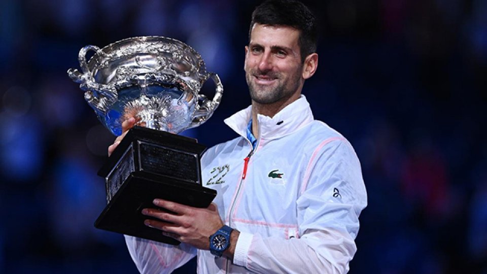 Djokovic ganó el Abierto de Australia lesionado.