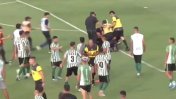 Violencia en el Regional Amateur: un hincha entró a la cancha y agredió al árbitro
