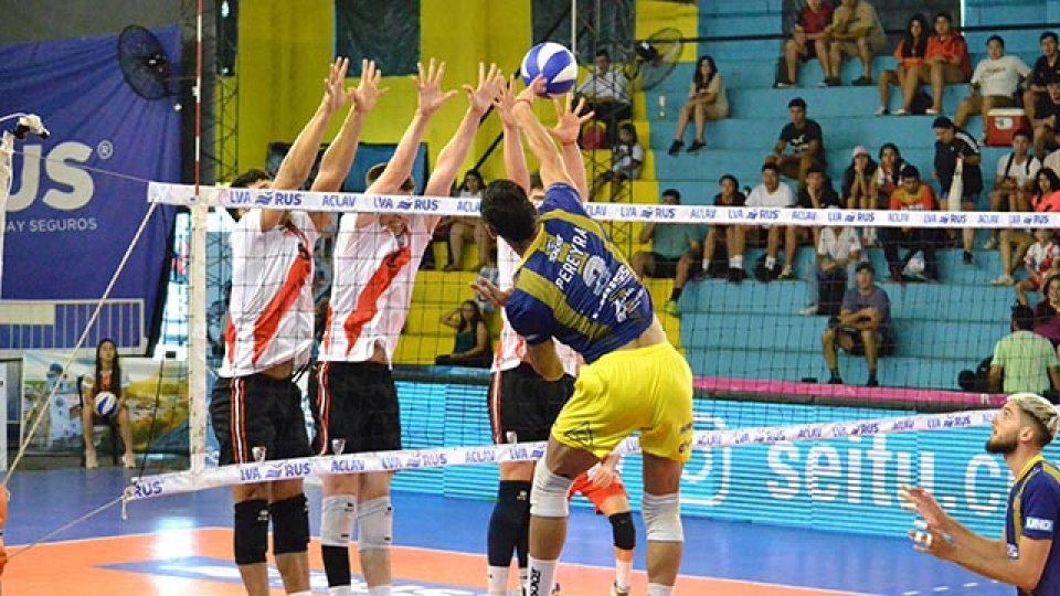 Paracao volvió a festejar y escala en la Liga de Voleibol Argentina.