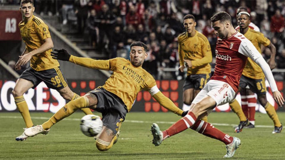 El espectacular gol de taco de Nicolás Otamendi en Benfica.
