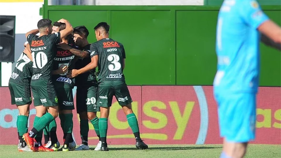 Defensa y Justicia goleó a Atlético Tucumán por la Liga Profesional.