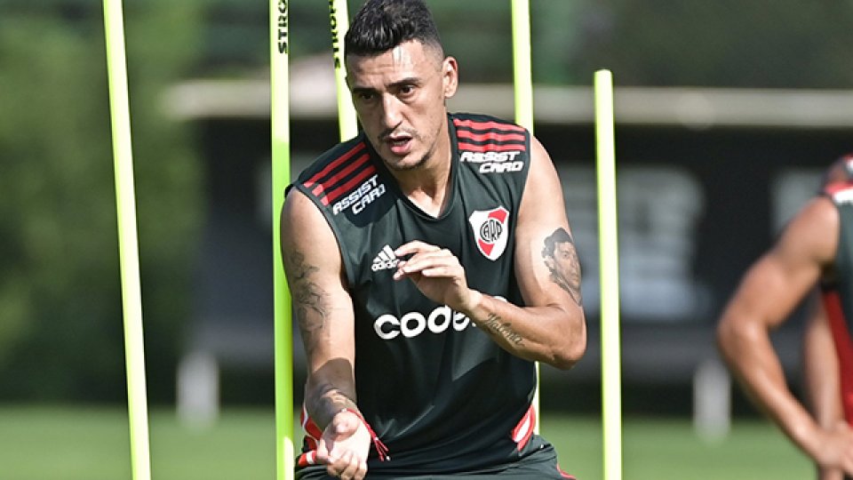 Matías Suárez volvió a entrenar con sus compañeros en River.