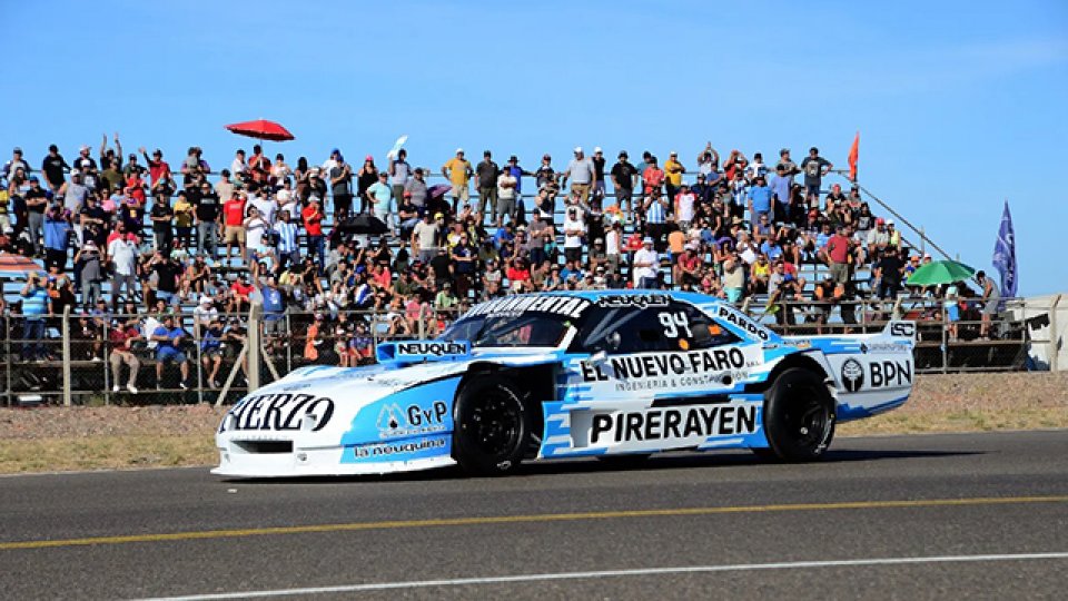 De la iglesia se llevó la final del TC Pista en Neuquén.