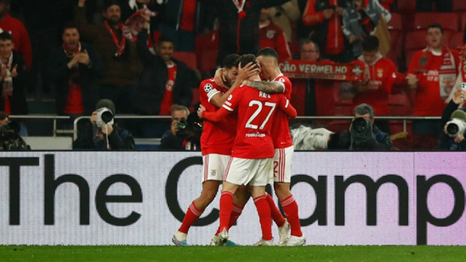 Benfica derrotó a Brujas por 5-1 y pasó a cuartos de Champions.