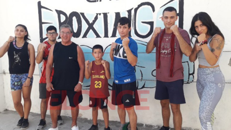 En Peñarol continúan los entrenamientos de futuras promesas del box.