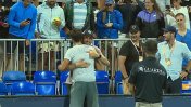 Video: el tenista argentino Etcheverry ganó recibió el abrazo de Ginóbili