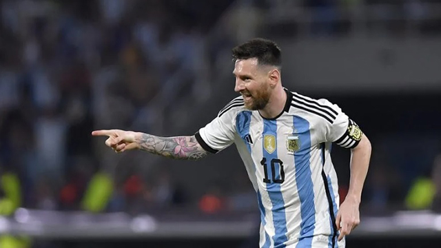 Messi superó los 100 goles con Argentina.
