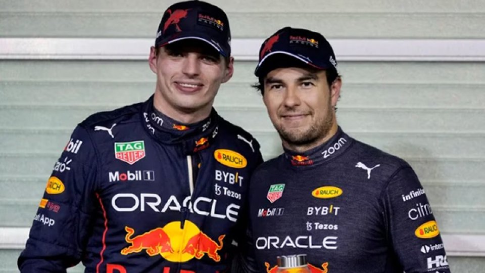 Verstappen y Pérez luchan entre sí por el título 2023 de F1.