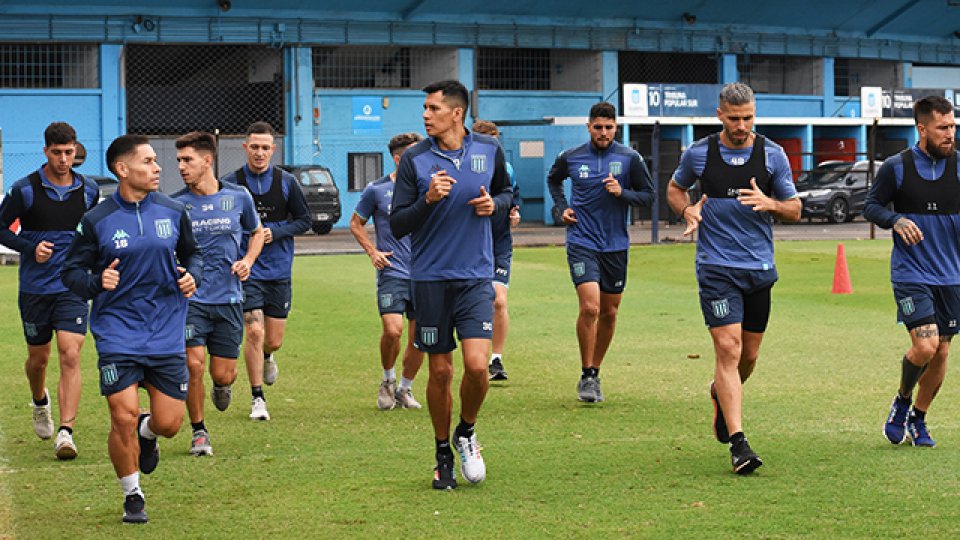 El presidente de Racing se reunirá con el plantel. El presidente de Racing se reunirá con el plantel.