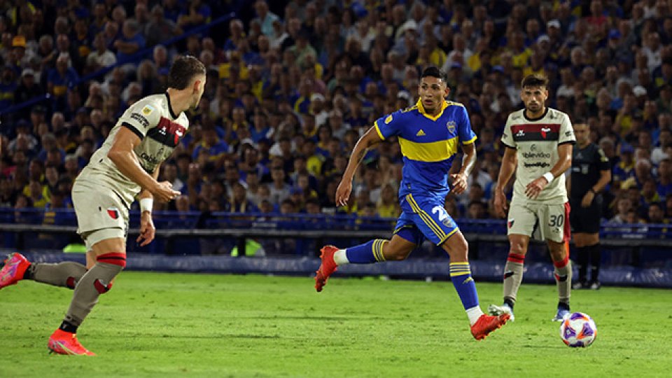 Colón dio la sorpresa ante Boca y ganó por primera vez en el torneo.