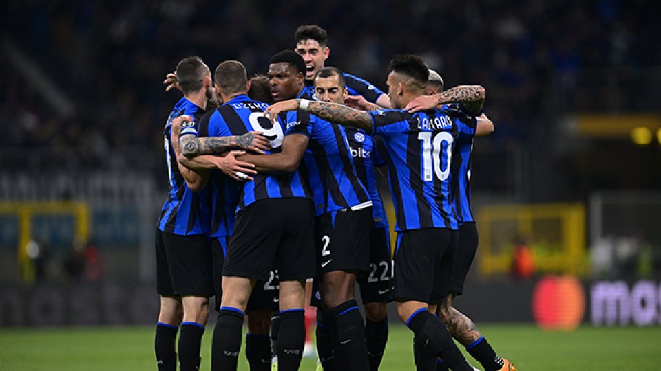 Inter pasó a Benfica y habrá clásico con Milan en semis de Champions.