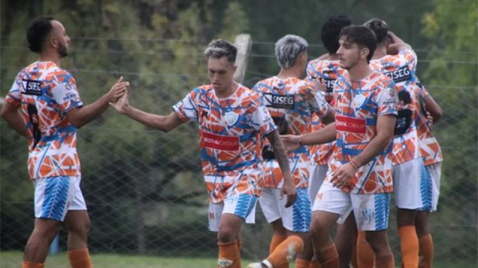 Belgrano y San Benito son los lideres de los torneos en la Liga Paranaense.