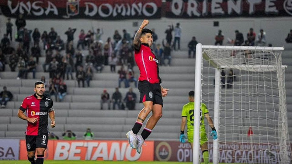 Melgar goleó en el torneo peruano antes de enfrentar a Patronato.