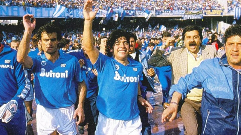 Maradona logró dos Scudettos en la entidad napolitana.