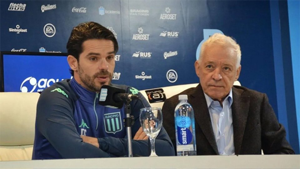 El presidente de Racing respaldó a Gago.