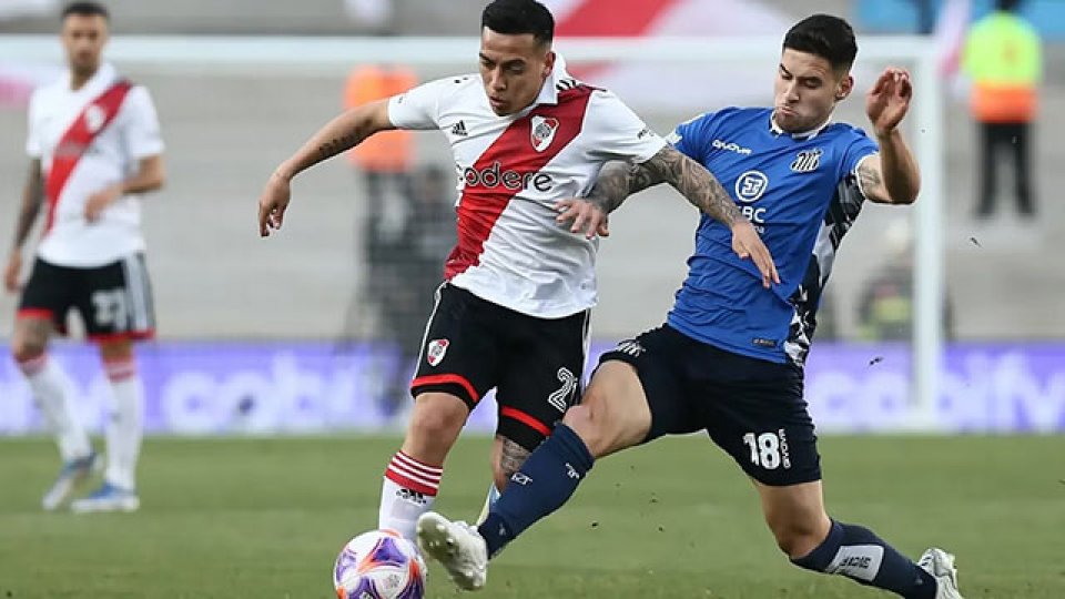 River visita a Talleres por la Liga Profesional de Fútbol.
